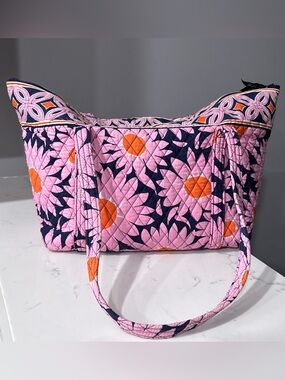 Vera Bradley Loves Me Quilted Tote Bag Pink Navy Orange Floral Daisy
